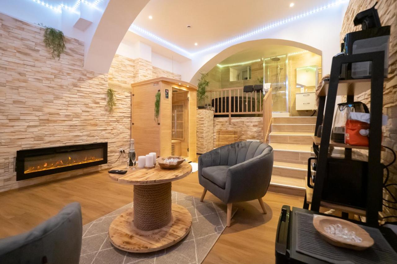 Le Spa De La Cathedrale - Jacuzzi - Sauna - Champagne - Netflix - Wifi Troyes Buitenkant foto