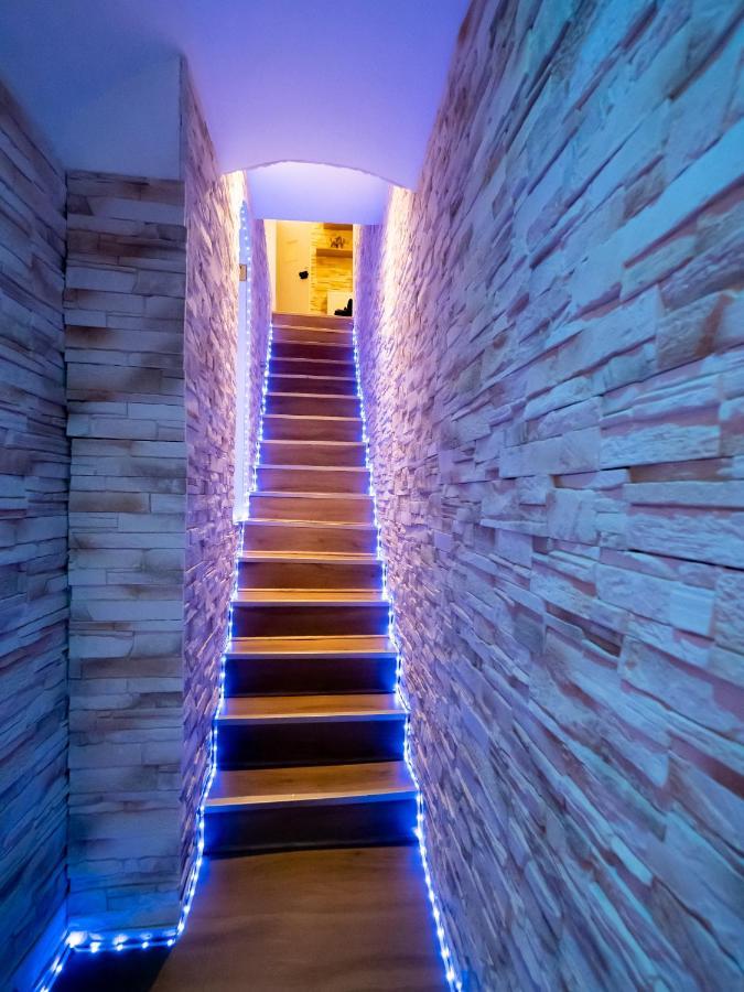 Le Spa De La Cathedrale - Jacuzzi - Sauna - Champagne - Netflix - Wifi Troyes Buitenkant foto