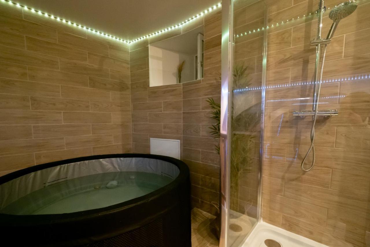 Le Spa De La Cathedrale - Jacuzzi - Sauna - Champagne - Netflix - Wifi Troyes Buitenkant foto
