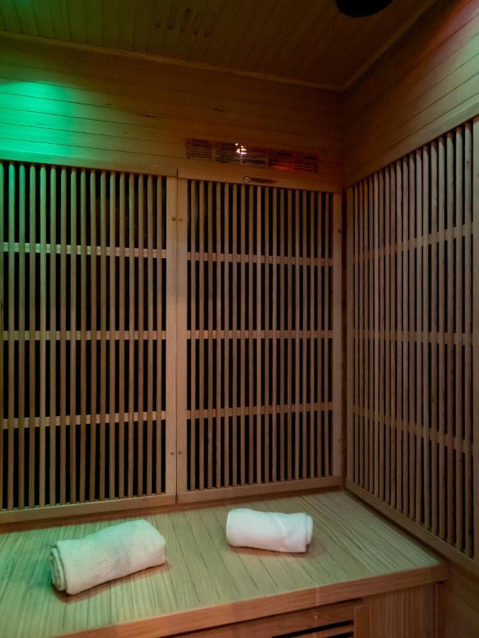 Le Spa De La Cathedrale - Jacuzzi - Sauna - Champagne - Netflix - Wifi Troyes Buitenkant foto